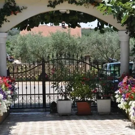 Apartment Fuer 4 Personen Ca 45 M In Buzinija, Adriakueste Kroatien Westkueste Von Istrien *